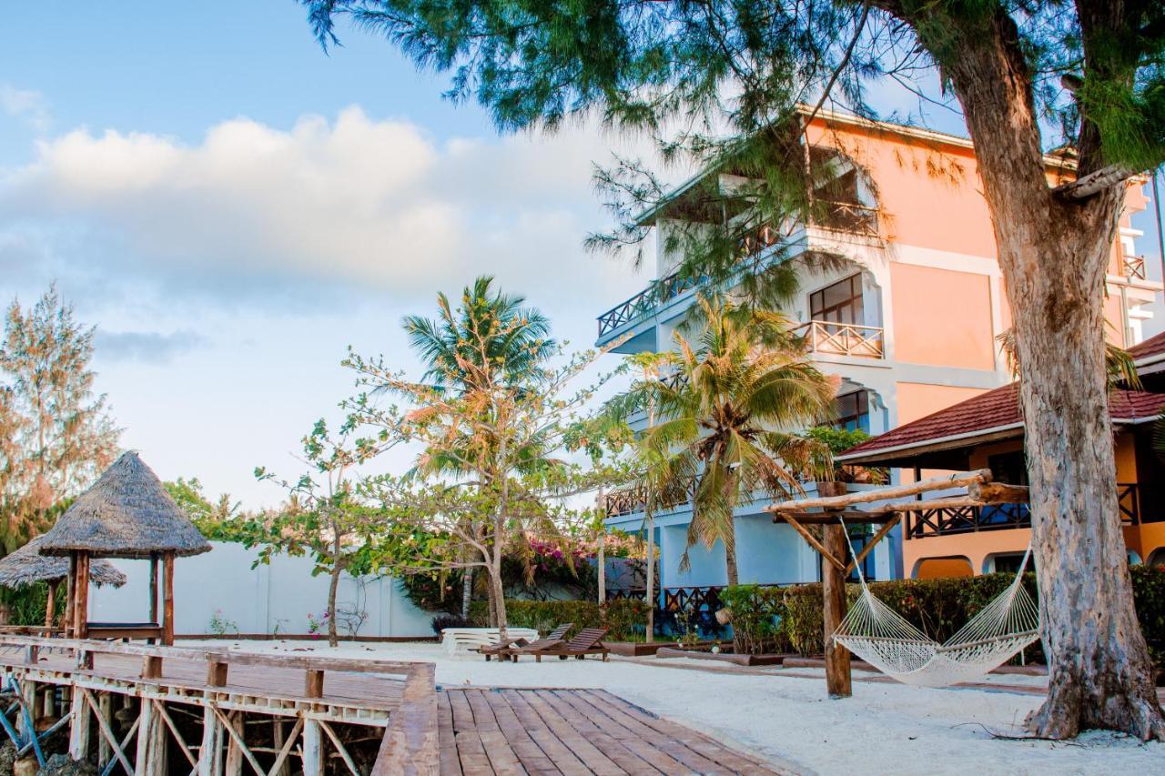 Mnarani Beach Cottages Nungwi Exterior photo